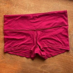 Lululemon Micro Low Rose Short Biker Shorts Merlot/Raspberry